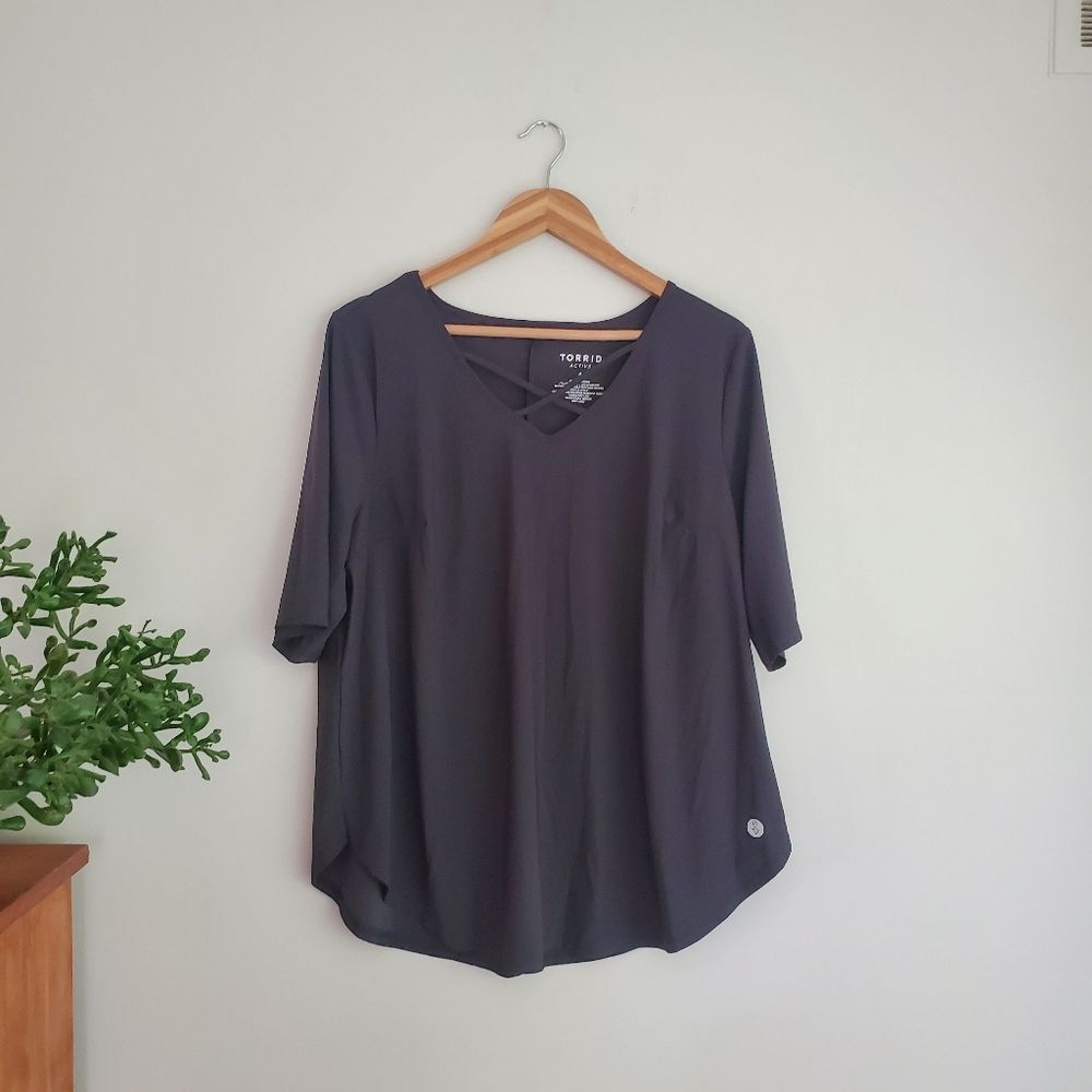 Torrid active black strappy tech short sleeve womens size 1x 14-16